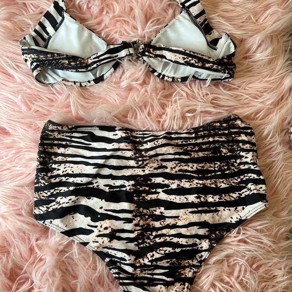 2 piece snake print bikini - Picture 5 of 5